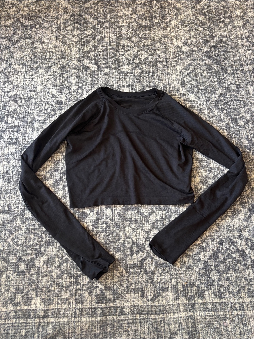 Lululemon Women’s Swiftly Tech Cropped Long  Sleeve Shirt - size 10 - black